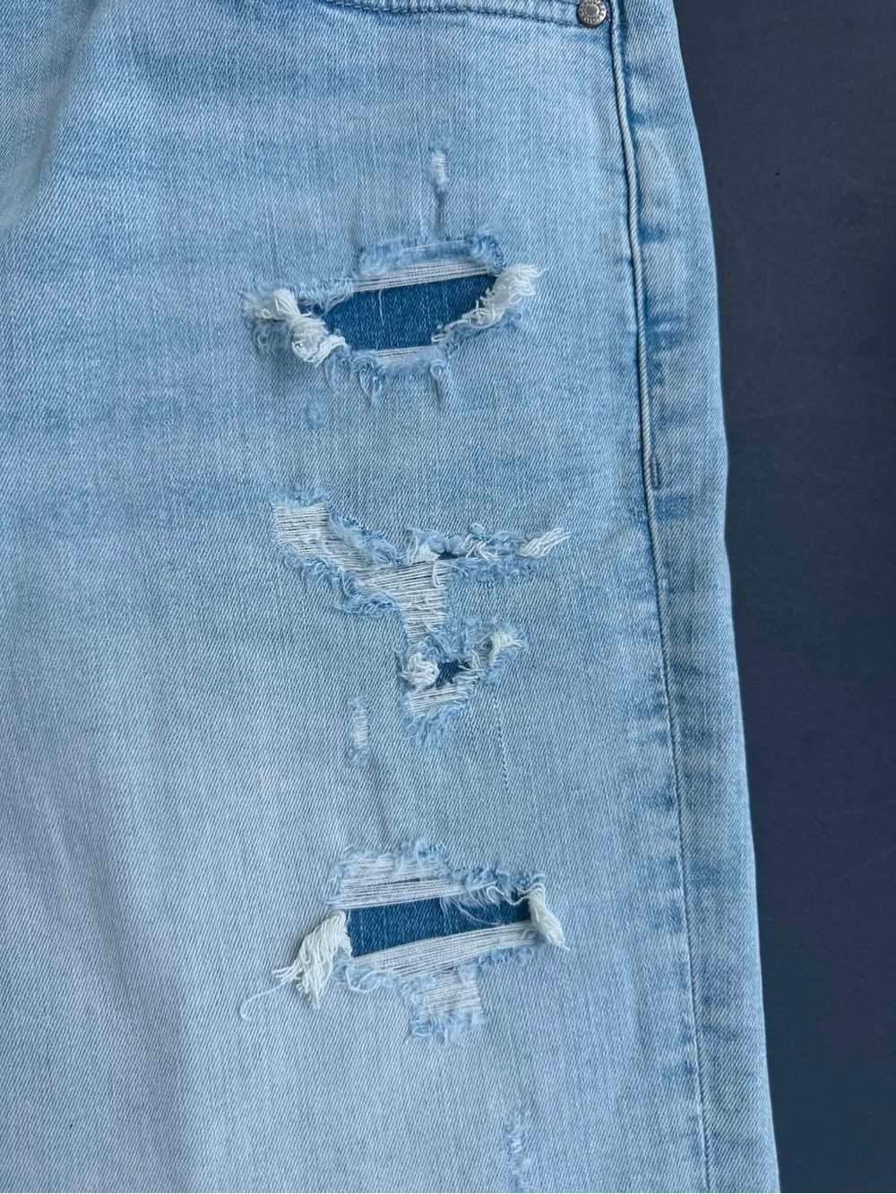 Guess Light Blue Distressed Denim Shorts SZ 40 - Picture 2 of 8